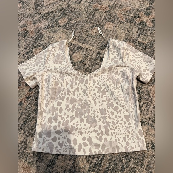 lululemon Align T-Shirt. B3 - Picture 4 of 4